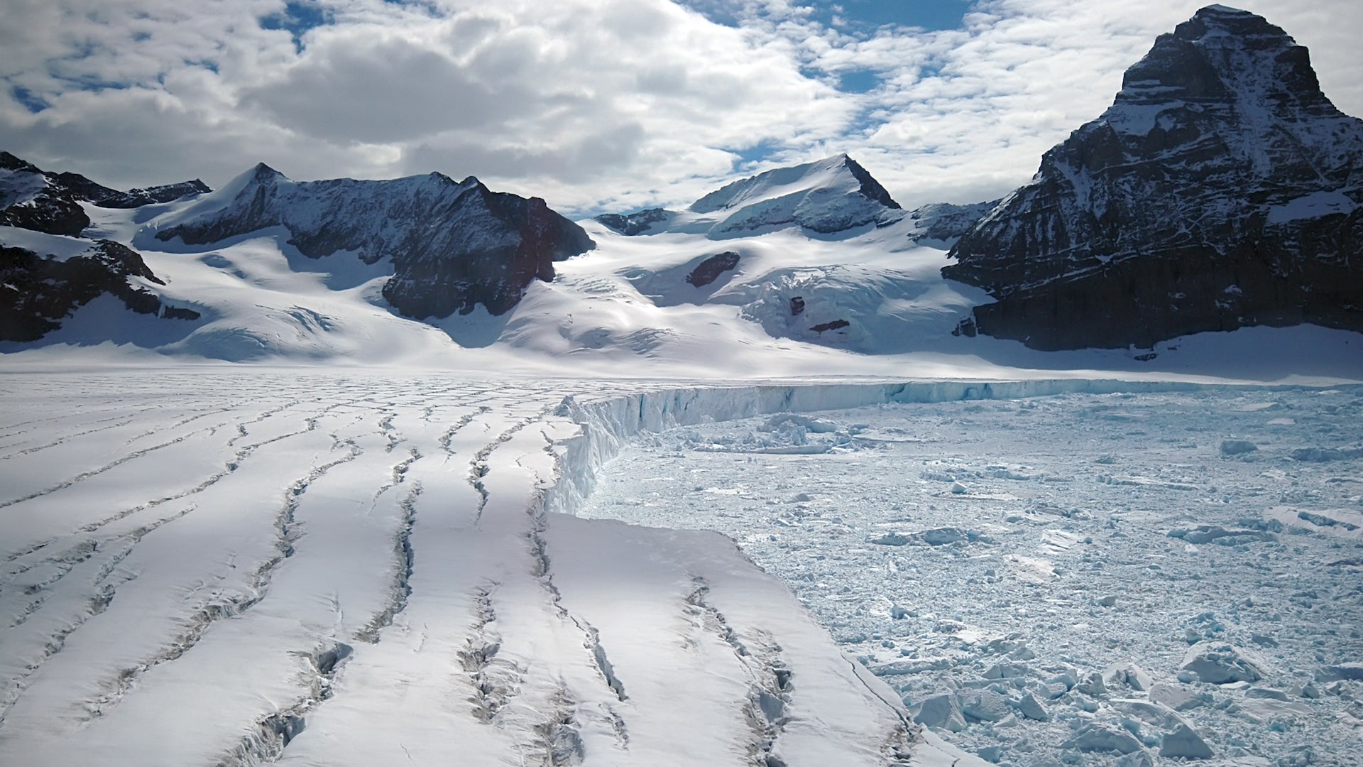 point to new problem confronting antarctic ice shelves
