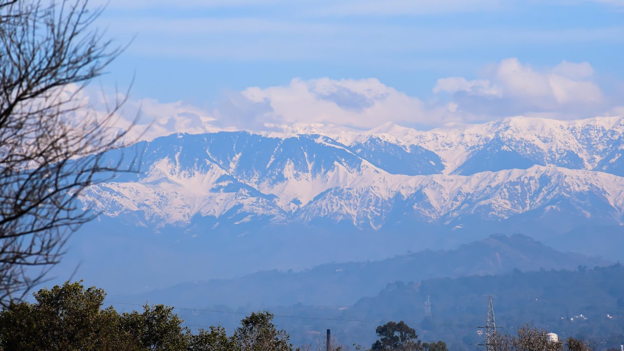 Himalayas Visible for First Time in 30 Years Due to Lockdown The