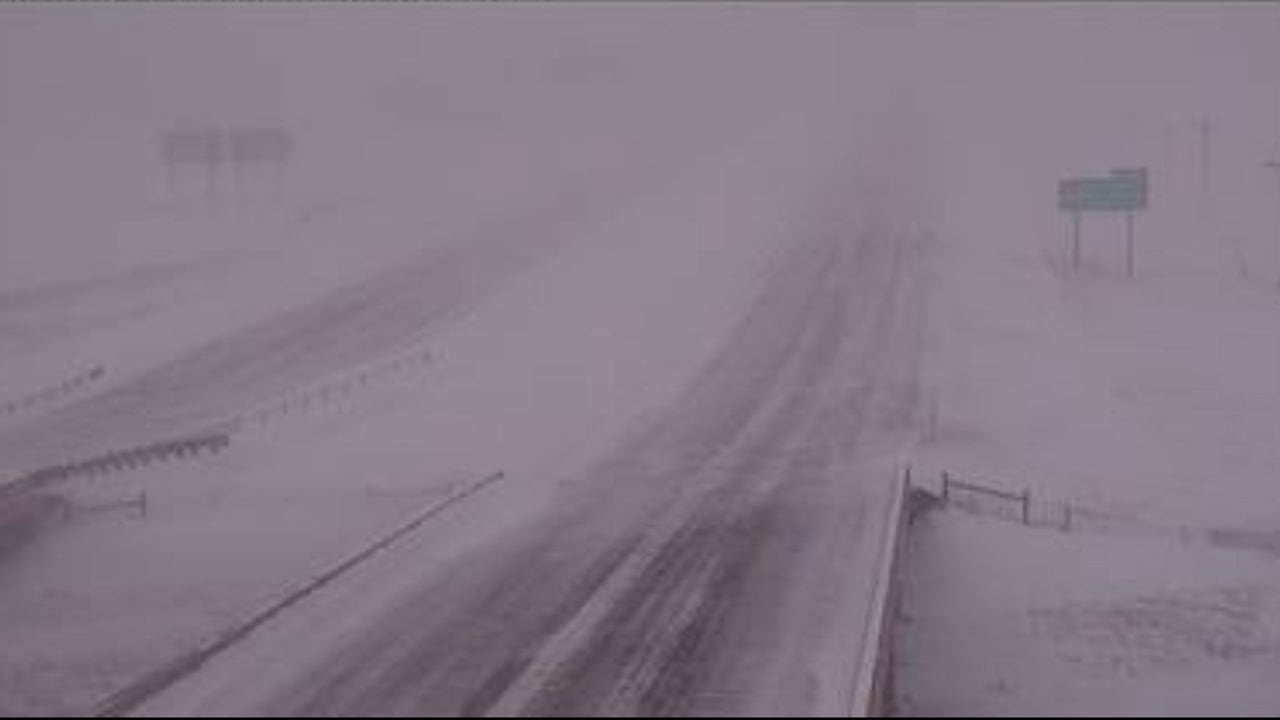 Intense Winter Storm Snarls Traffic Along Highways In Plains 1 Dead In South Dakota The Weather Channel Articles From The Weather Channel Weather Com