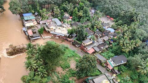 Rescue and relief operation in Kerala on October 17 (Indian Navy / Jipson Sikhera / BCCL, Kerala)