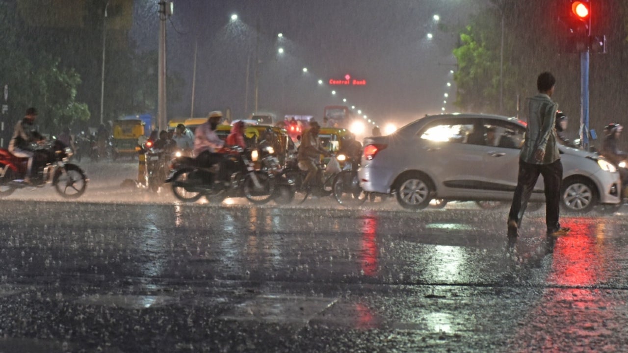 Light Rain Forecast in Ahmedabad; Temperatures May Drop Slightly | Weather.com