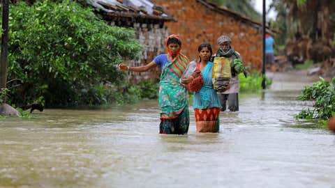 Flood situation at Sankrail in Howrah district after the cyclone. (TOI, BCCL, Kolkata)