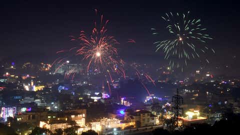Diwali Pollution In Delhi Lowest In 5 Years Cm Kejriwal The Weather Channel Articles From The Weather Channel Weather Com