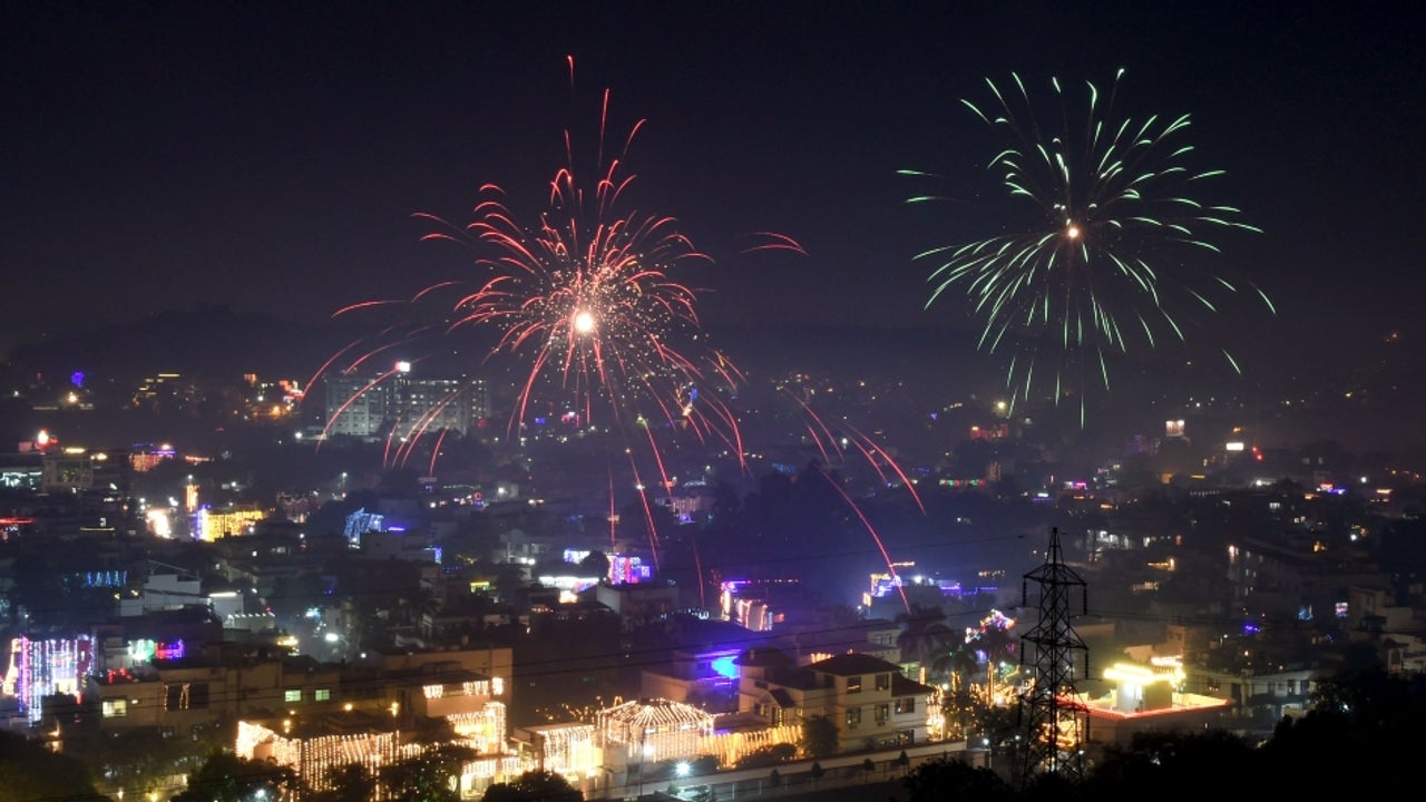 Diwali Pollution In Delhi Lowest In 5 Years Cm Kejriwal The Weather Channel Articles From The Weather Channel Weather Com