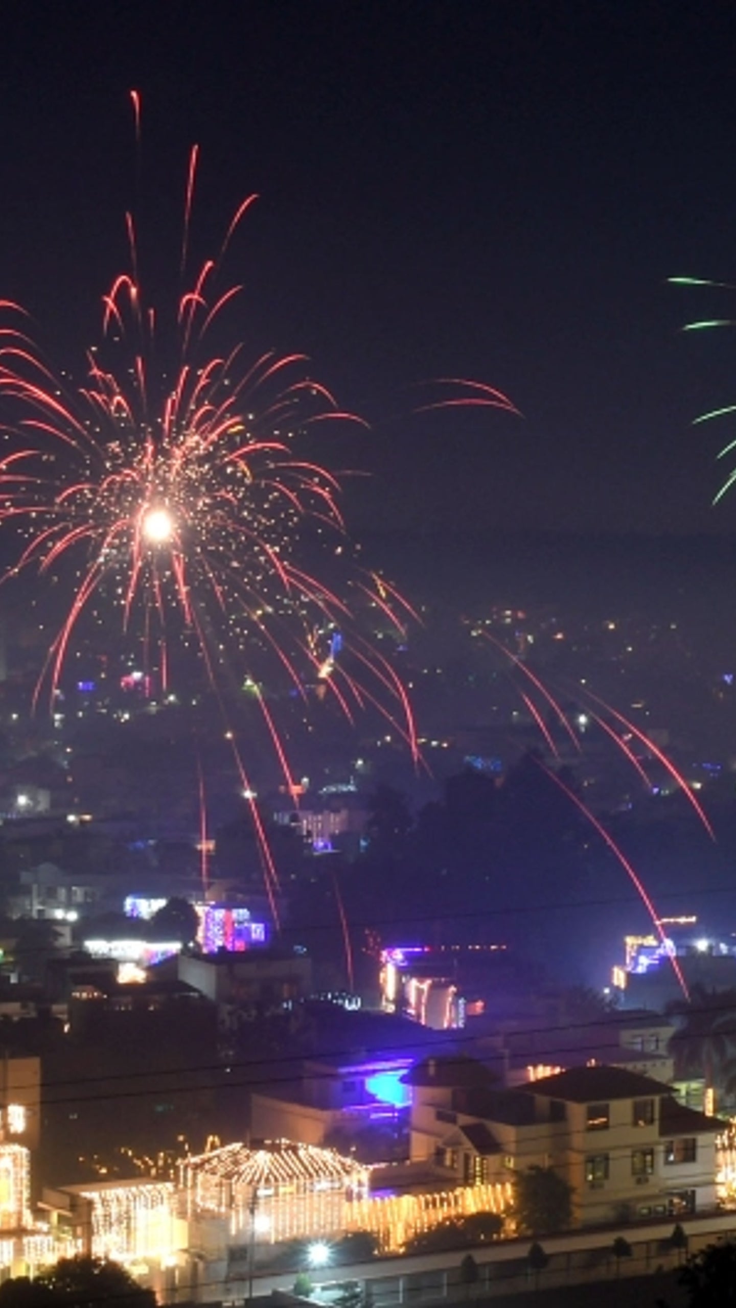 Diwali Pollution In Delhi Lowest In 5 Years Cm Kejriwal The Weather Channel Articles From The Weather Channel Weather Com