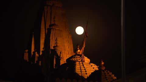 May Moon Magic Spectacular Photos Of Total Lunar Eclipse And Flower Moon From India And Around The World Photos The Weather Channel Articles From The Weather Channel Weather Com May Moon Magic Spectacular Photos Of Total Lunar Eclipse And Flower Moon From India And Around The World Photos The Weather Channel Articles From The Weather Channel Weather Com