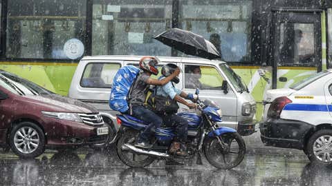 File photo: Commuters travel amid rainfall in Kolkata, West Bengal (Amit Moulick/TOI, BCCL, Kolkata)