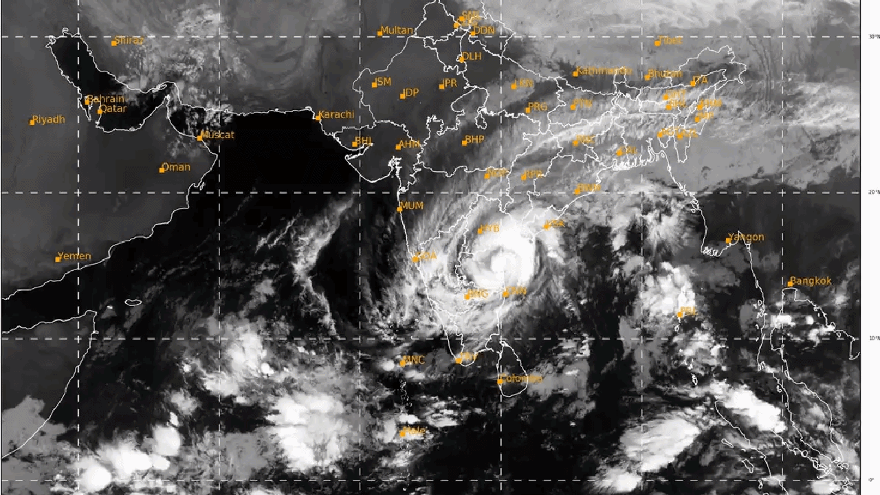 Andhra on Alert: Cyclone Michaung to Trigger 'Exceptionally' Heavy Rains, Flash Floods | Weather.com