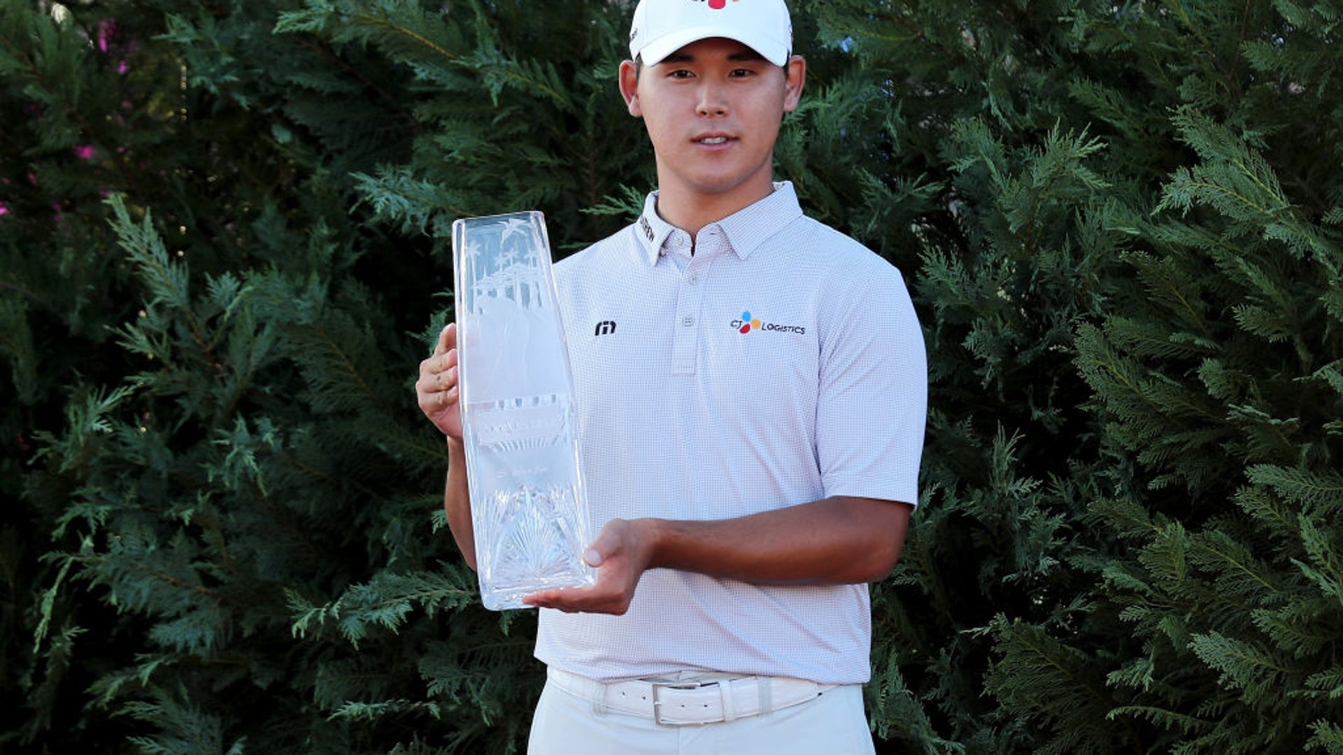 Si Woo Kim of South Korea holds the trophy after his win in the final round of the THE PLAYERS Championship on the Stadium Course at TPC Sawgrass on May 14, 2017 in Ponte Vedra Beach, Florida. (Photo by David Cannon/Getty Images)