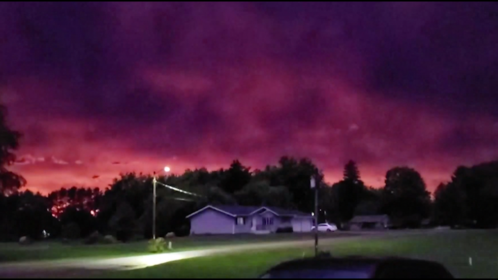 Wisconsin Lightning Looks Like Scene From Stranger Things Videos From The Weather Channel Weather Com