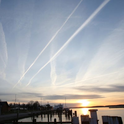 Kondensstreifen So Entstehen Die Kunstlichen Wolken Wetterlexikon Artikel Von The Weather Channel Weather Com