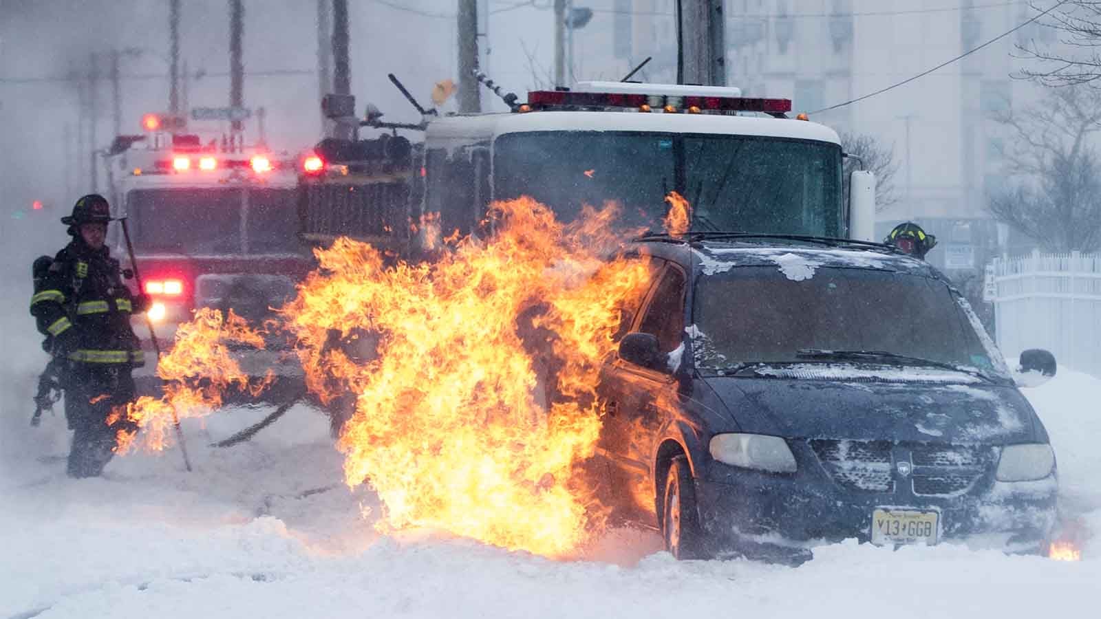 Auf den Stra&szlig;en von Atlantic City brach Verkehrschaos aus. An den K&uuml;stengemeinden des US-Bundesstaates New Jersey wurde wegen des Sturms der Notstand ausgerufen.