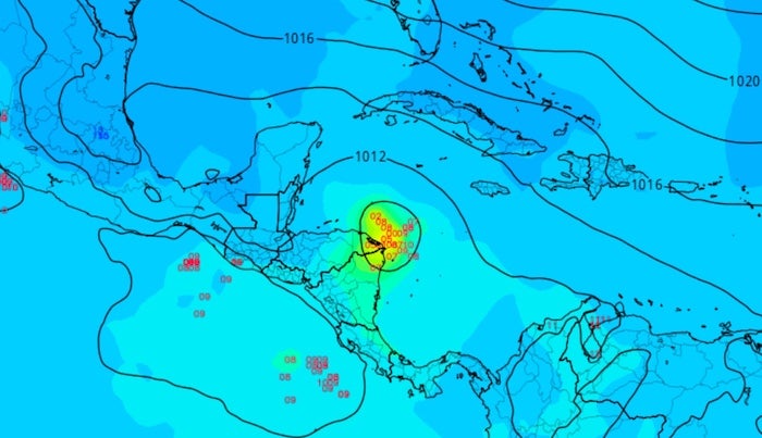 Forecasts of surface pressure at 12Z 8/21/2017 from GFS ensemble run, 06Z 8/19/2017 Forecasts of surface pressure at 12Z 8/21/2017 from GFS ensemble run, 06Z 8/19/2017