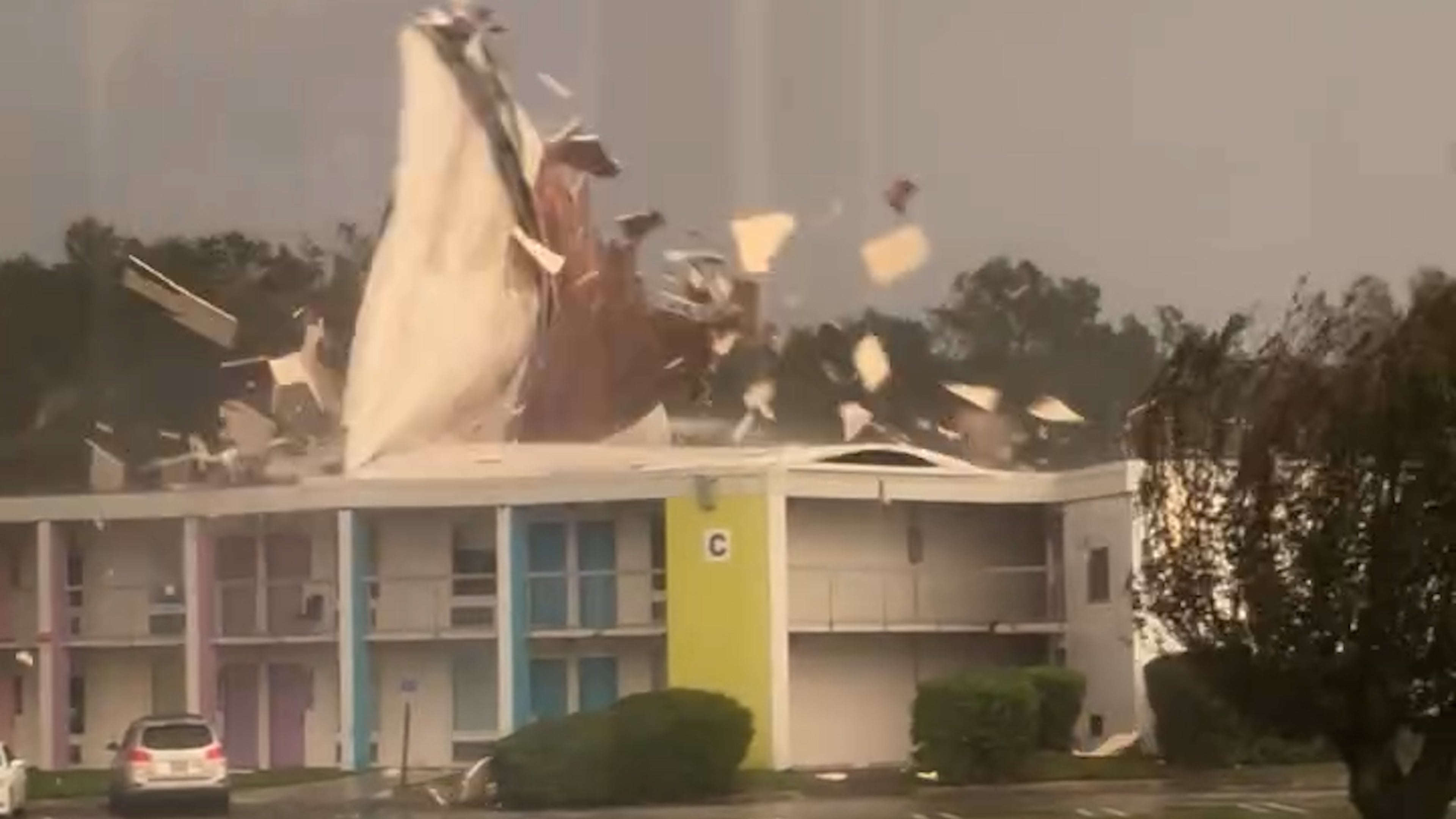 Hurricane Isaias tears roof off Pensacola motel in dramatic video
