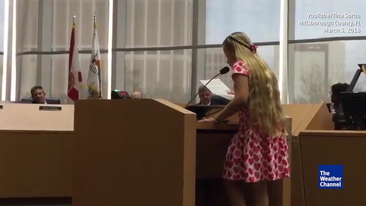 10-Year-Old Girl Gives Speech on Bears