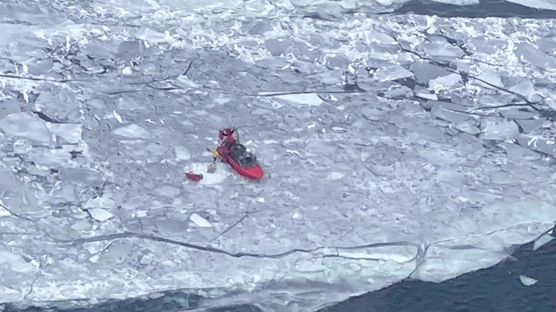 25 Rescued From Adrift Ice In Great Lakes