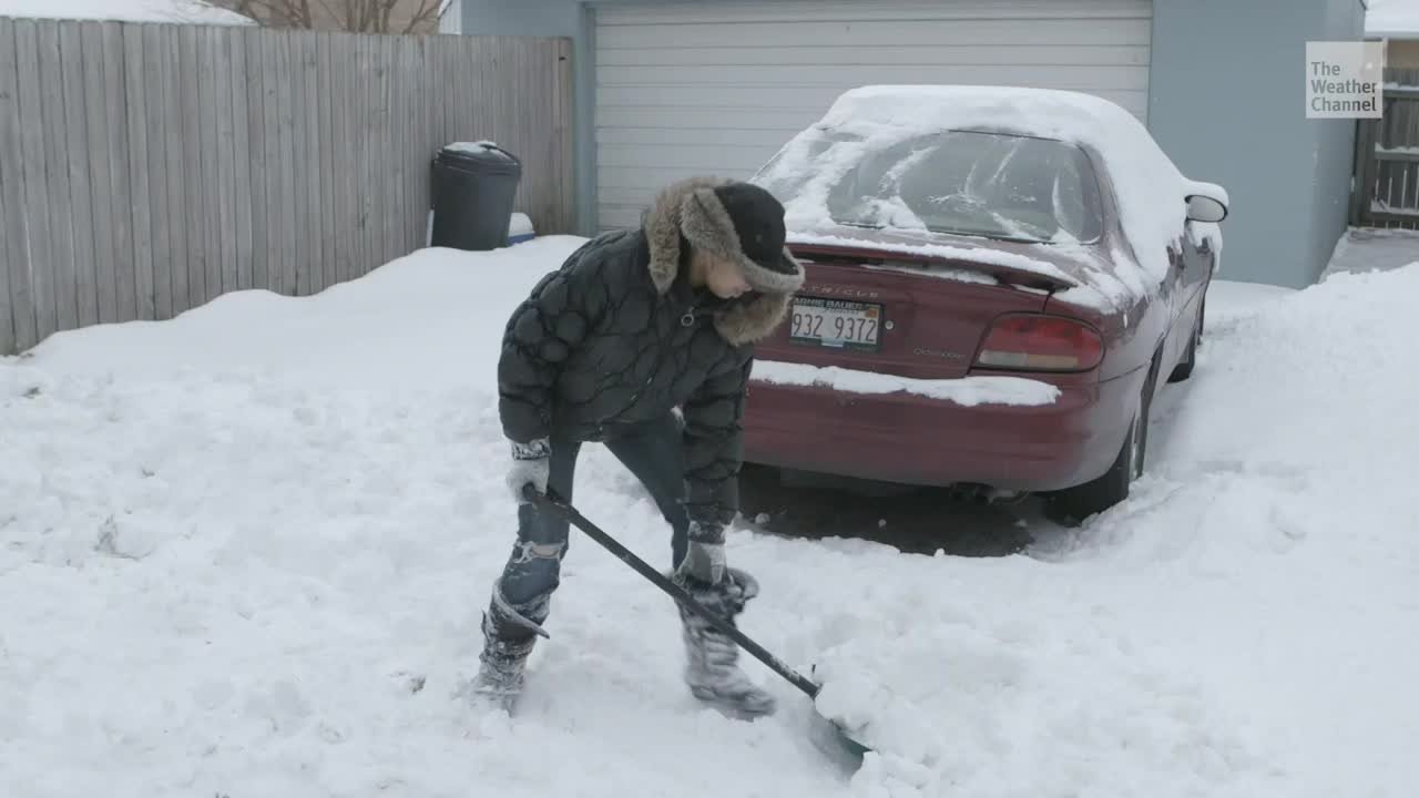 4 Reasons Why Shoveling Snow Is So Deadly