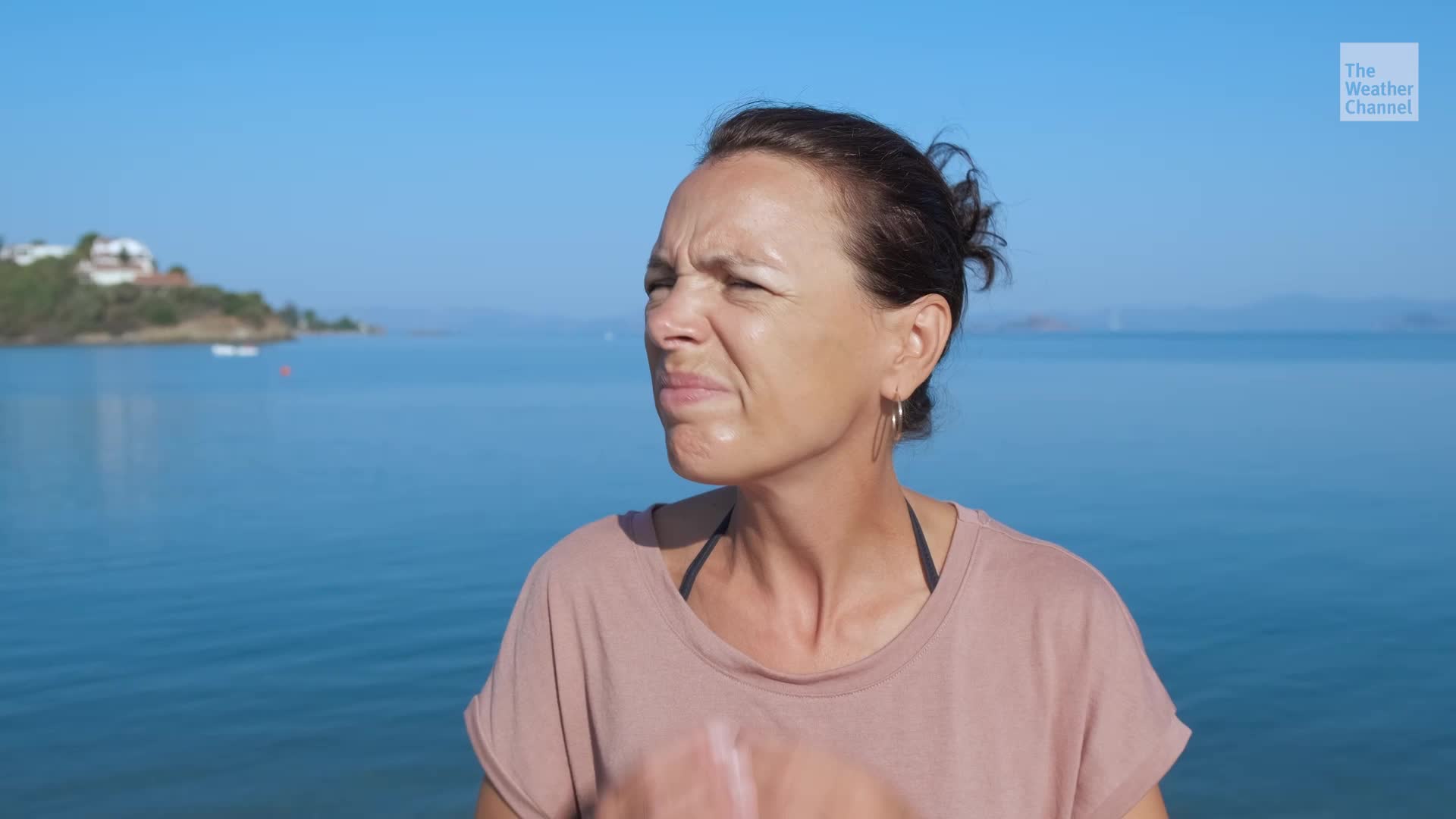 4 Ways To Care For Your Skin When Swimming