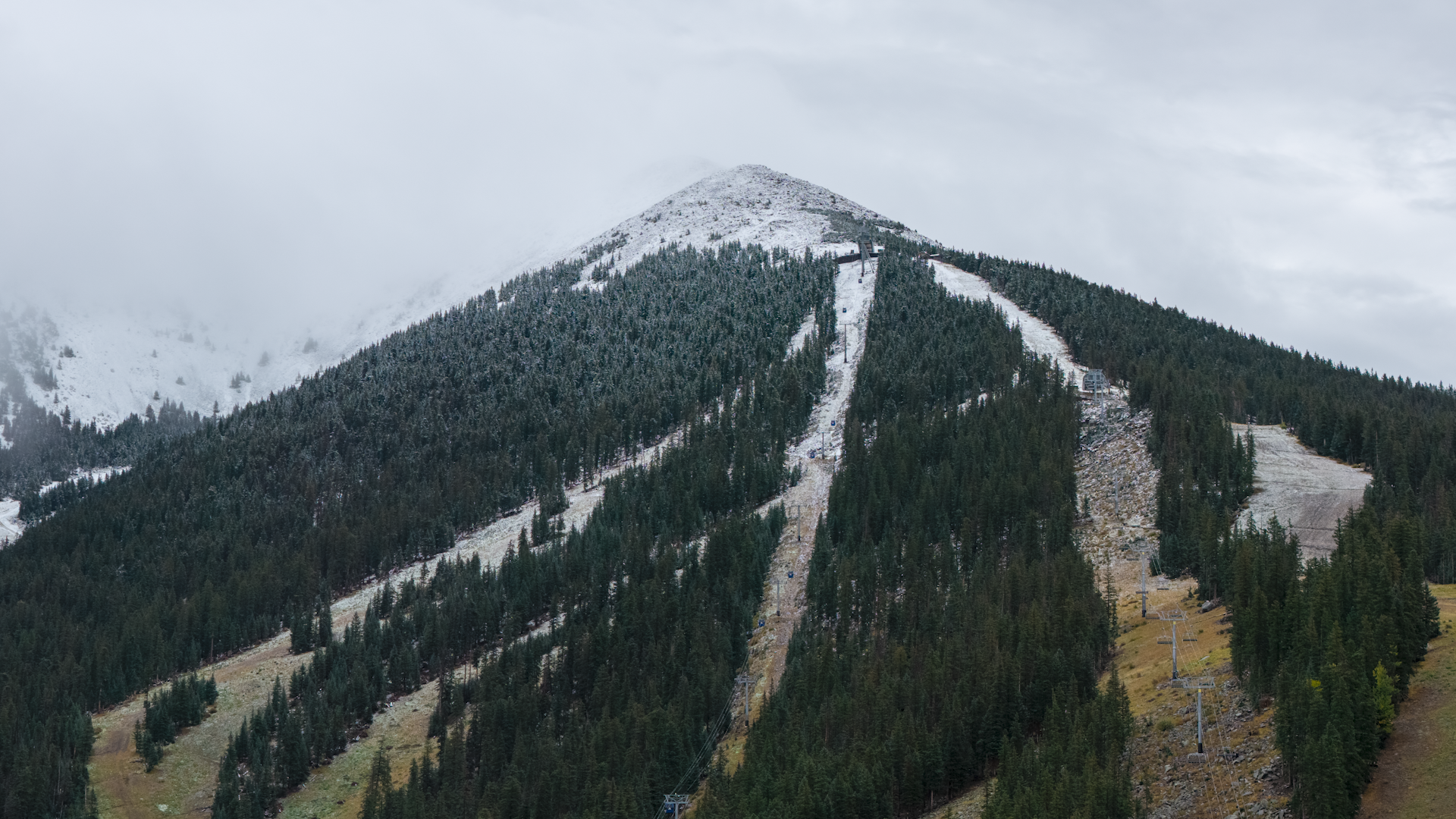 First snow of the season hits Arizona Snowbowl in Flagstaff