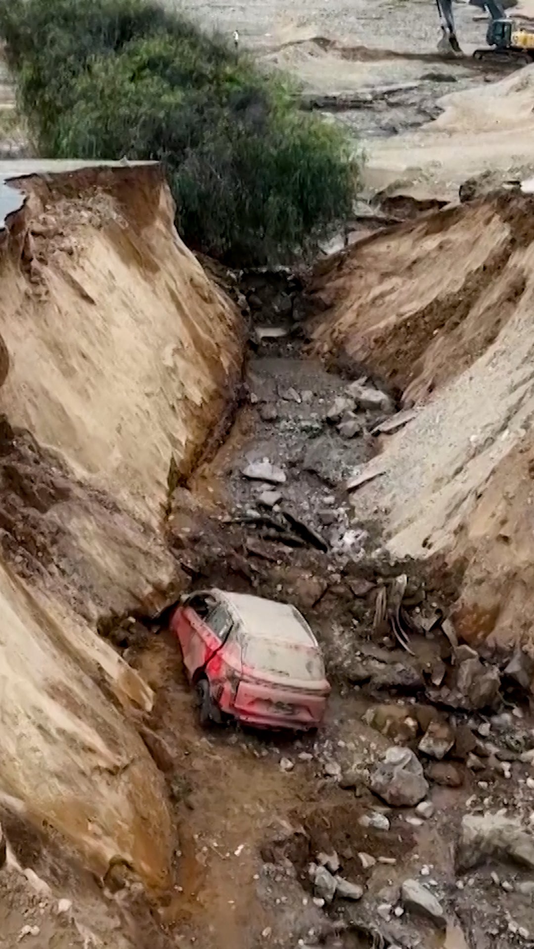 El Ni&ntilde;o floods Machu Picchu