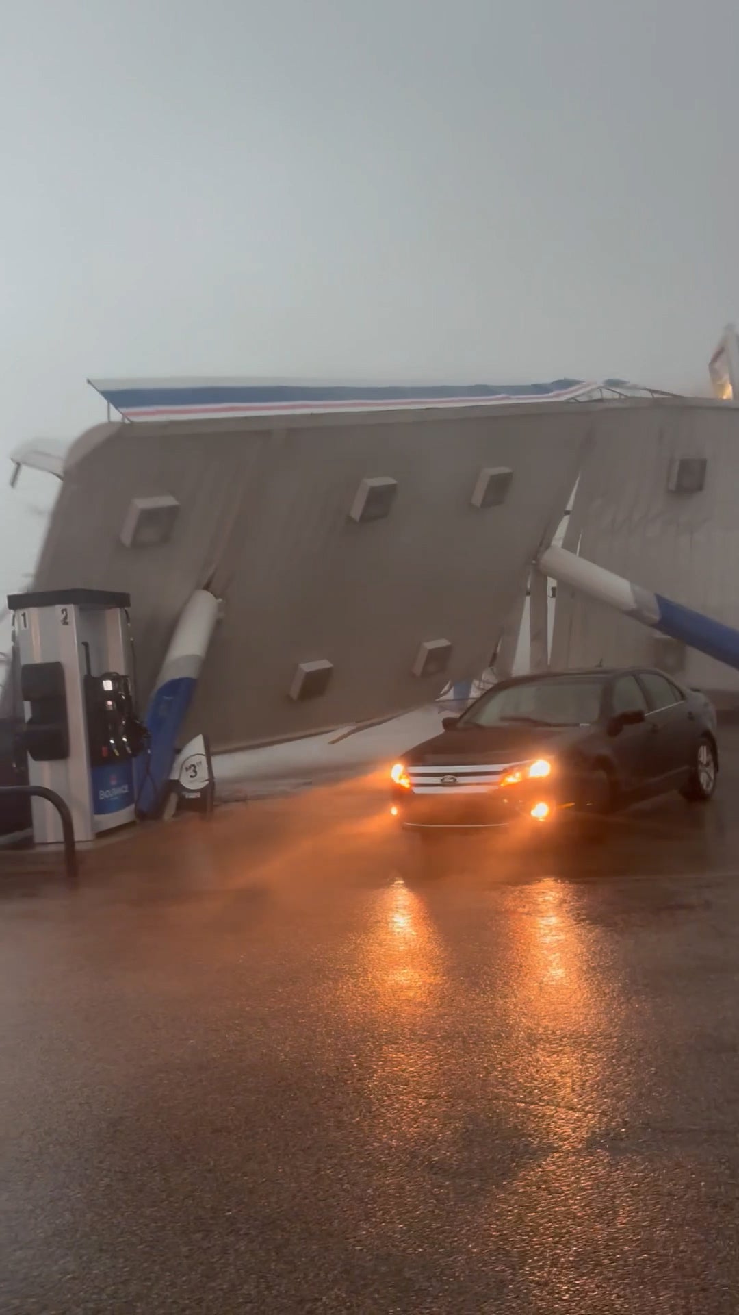 Storm wrecks Ohio gas station canopy