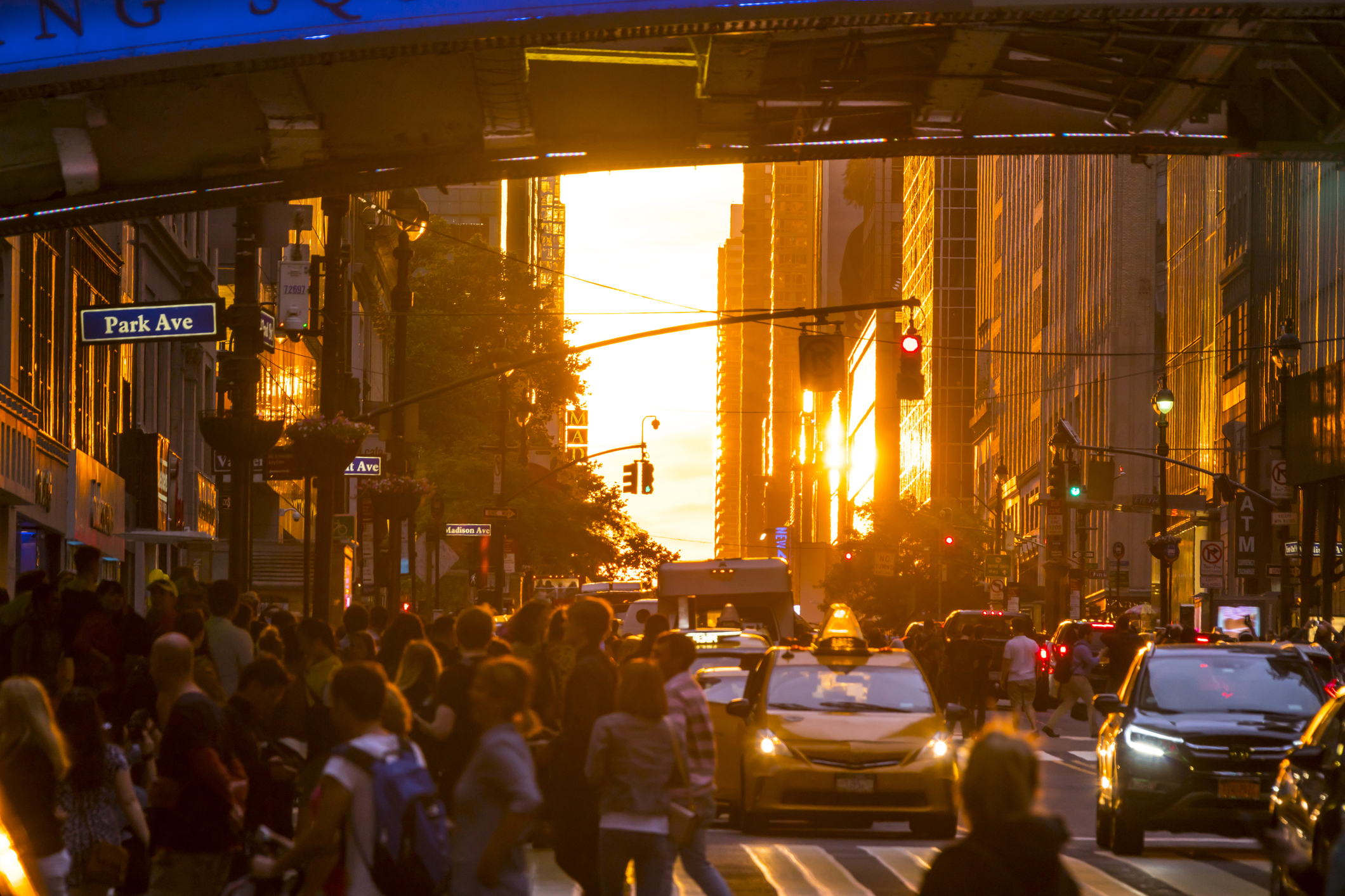 42nd street during Manhattenhenge 