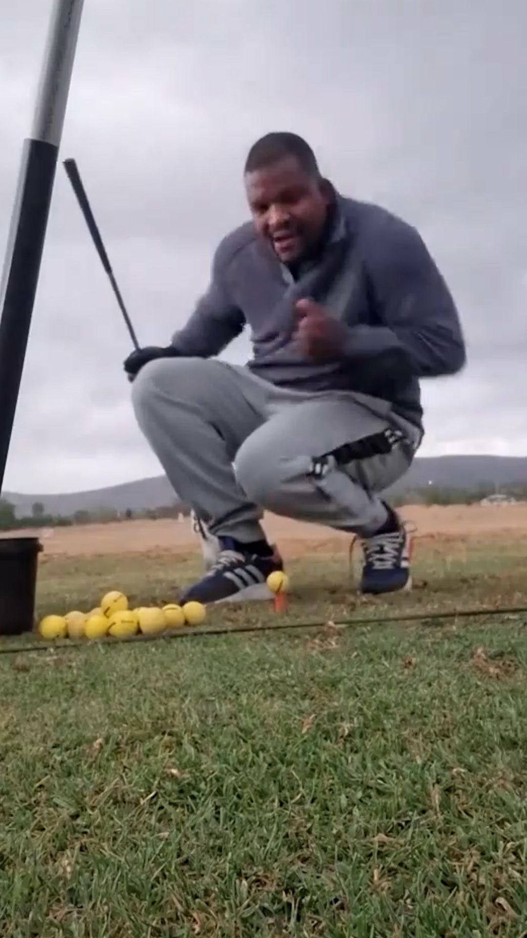 Lightning strikes golfer on livestream