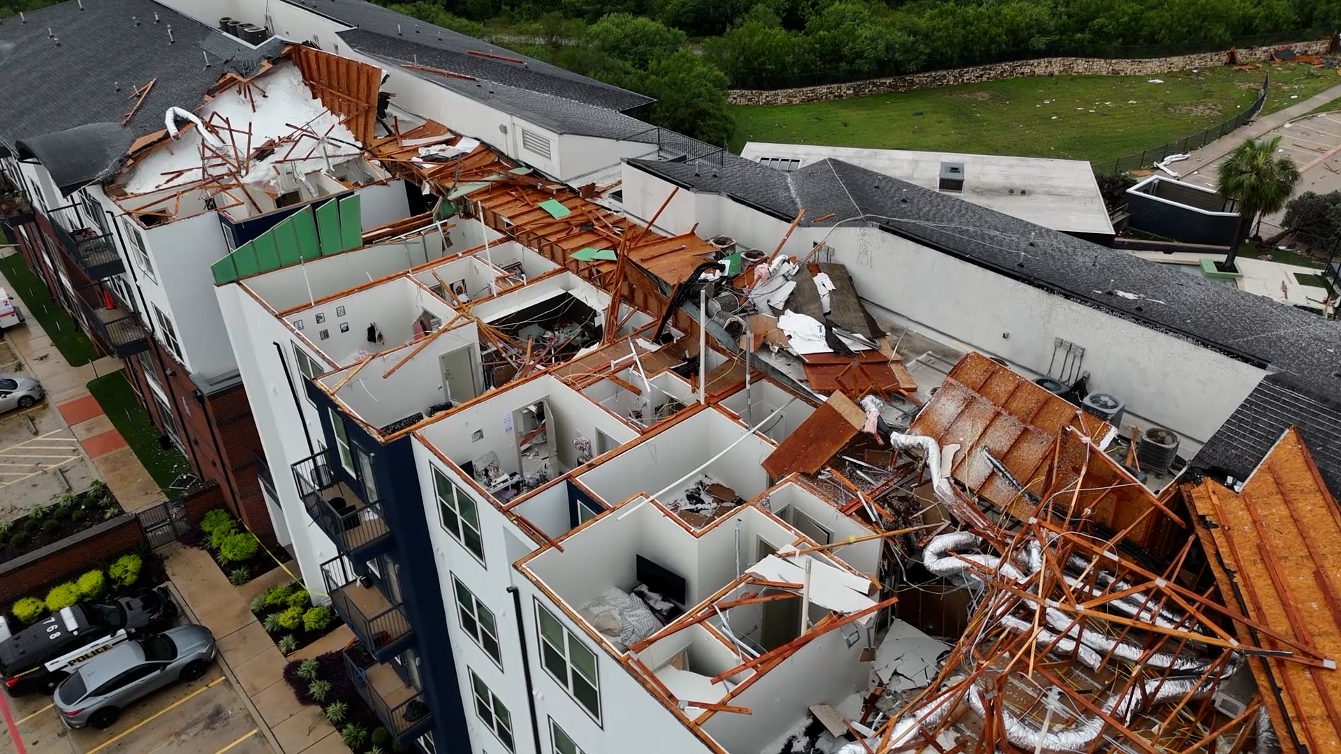 Tornado hits San Antonio, rips roofs off homes