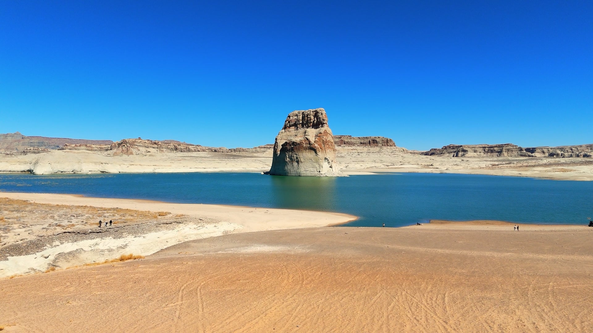Lake Powell and West face critical water thresholds