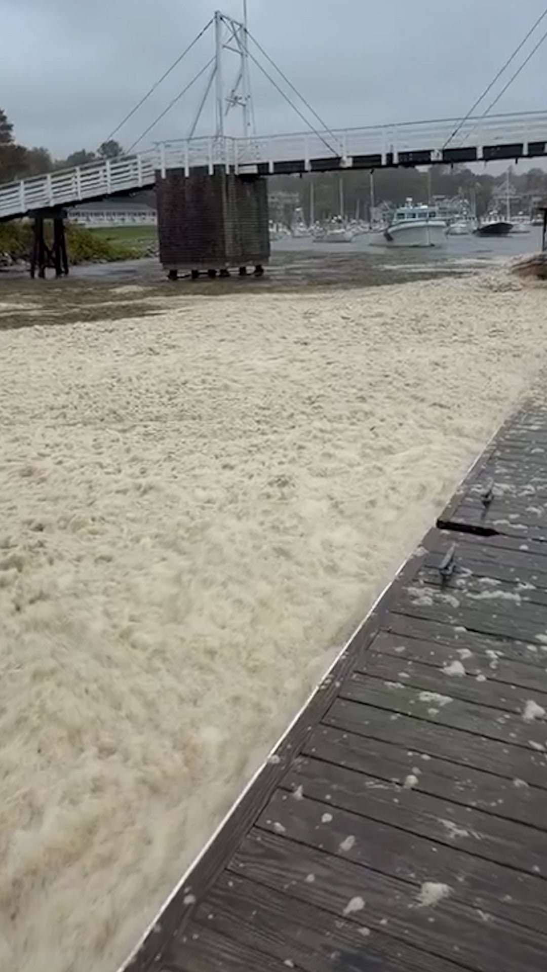 Giant nor&rsquo;easter bubble bath