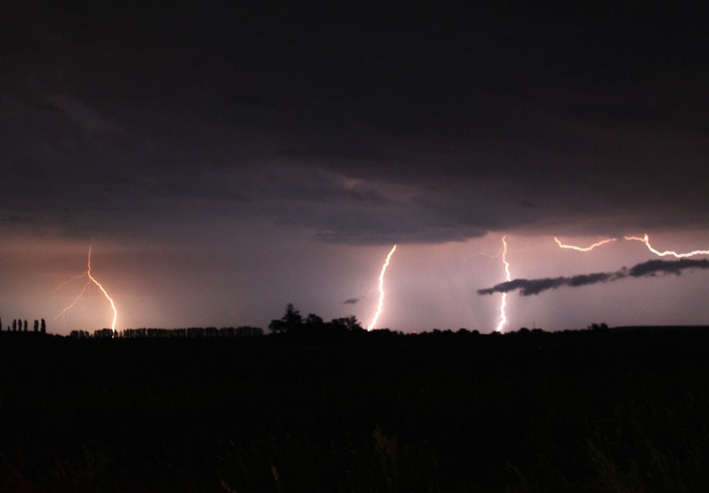 Game delays for lightning may be annoying, but they save lives &ndash; a sports meteorologist explains the risk