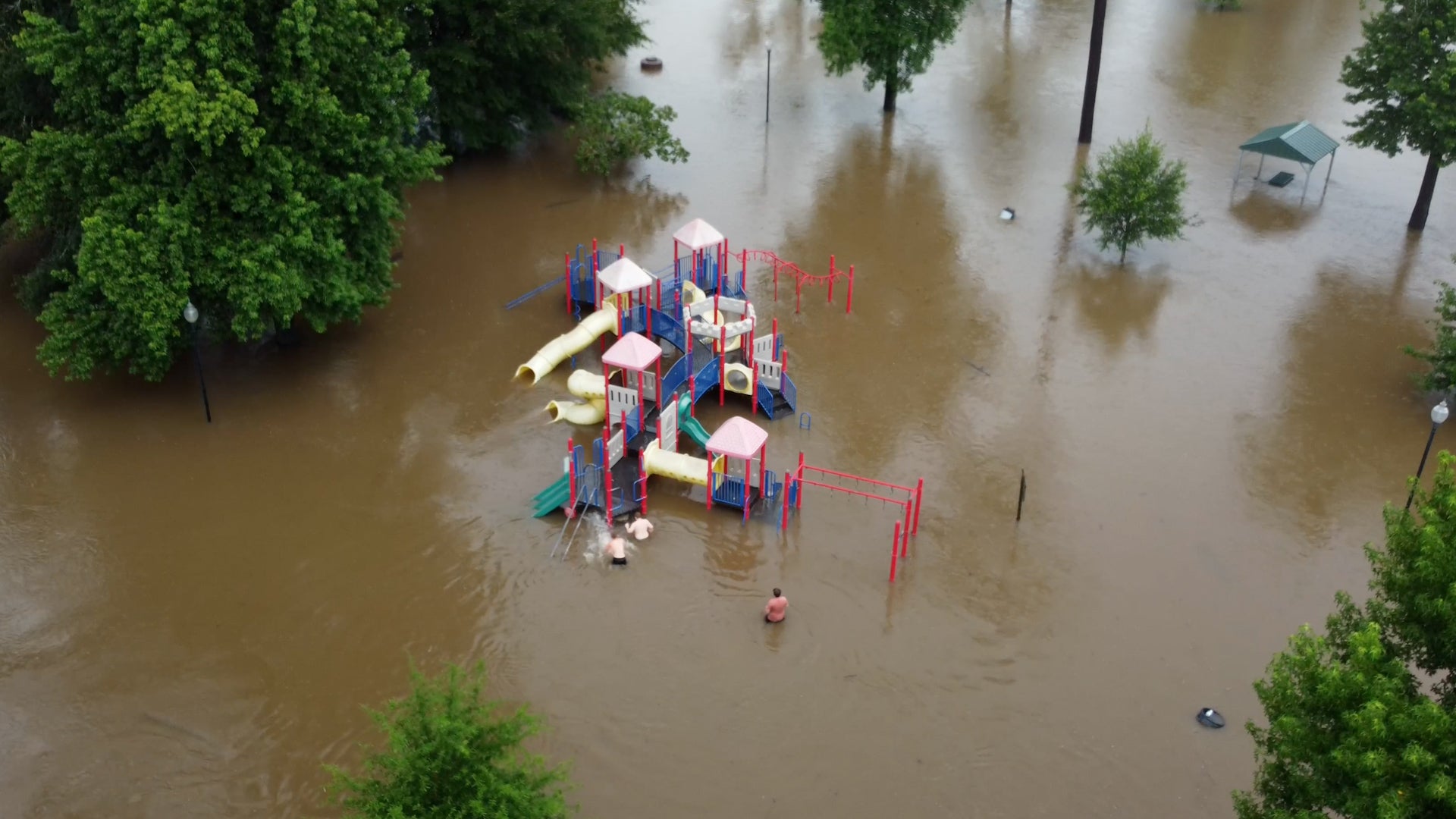 Louisiana neighborhoods swamped as tropical deluge closes in
