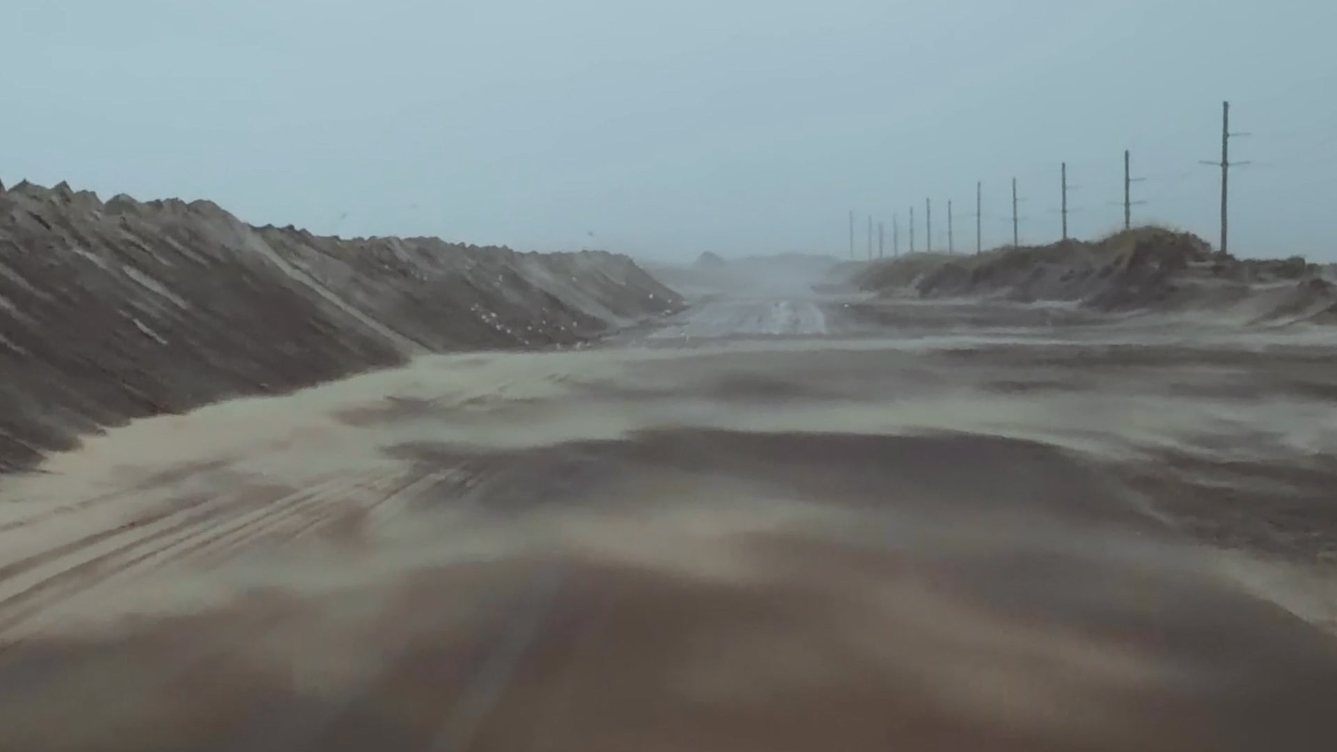 Nor&rsquo;easter winds rip up Outer Banks dunes, prompt evacuations