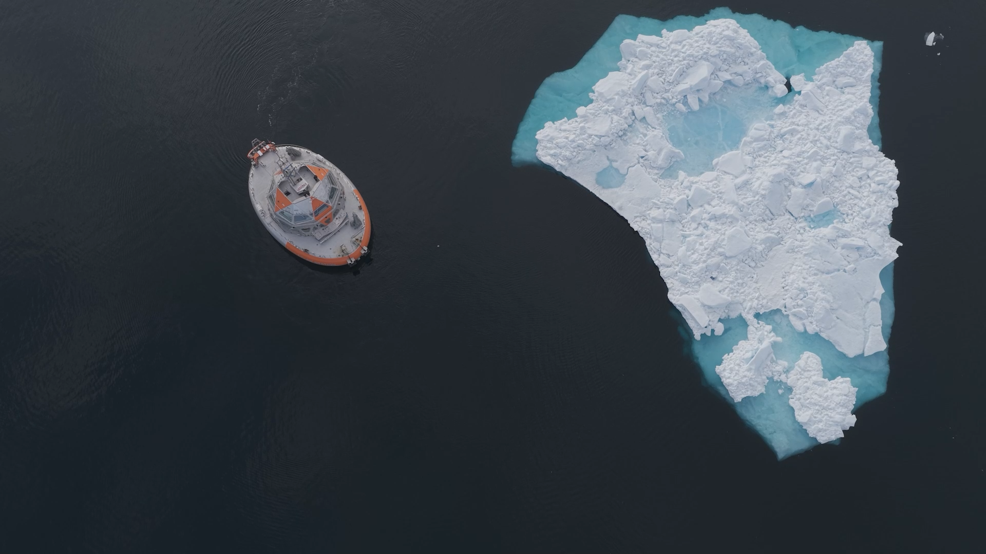 Crew begins 8-month Arctic drift as test for Mars missions