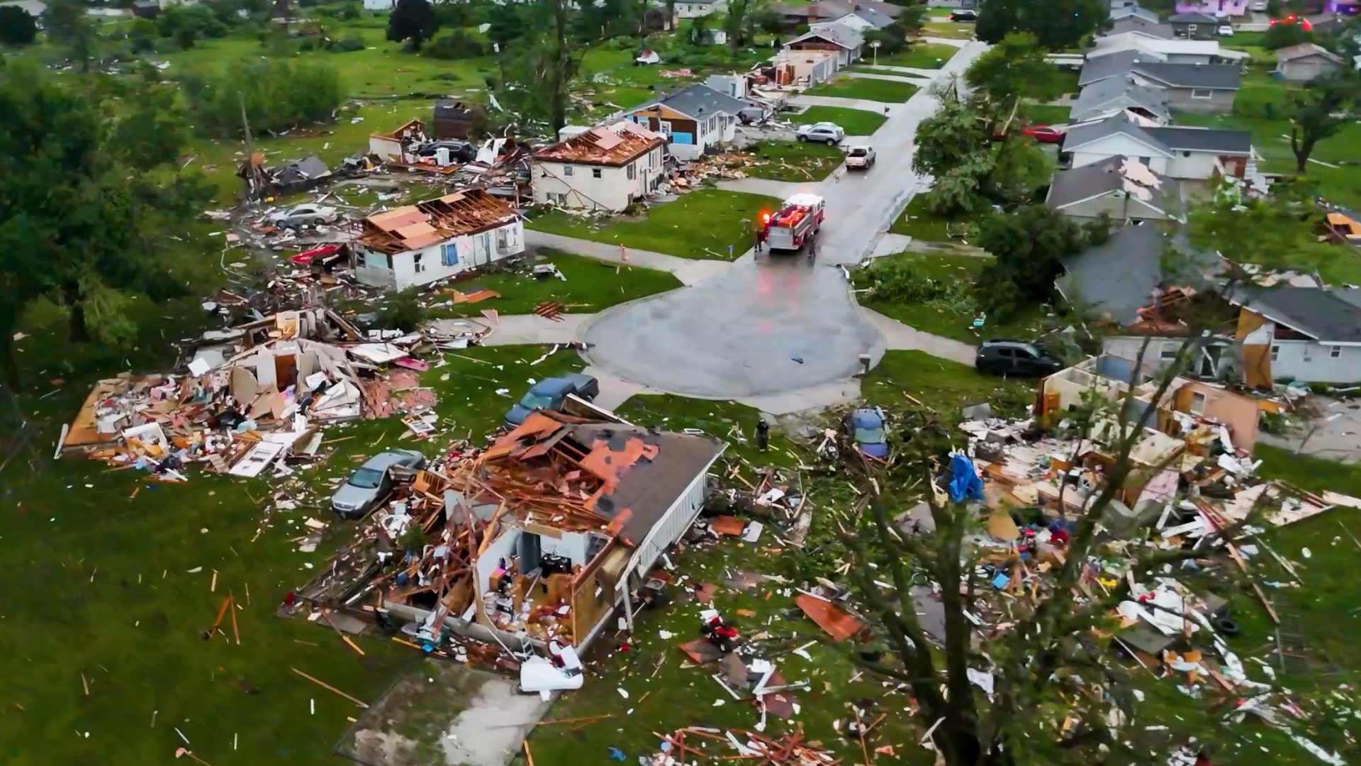 Illinois tornado reduces homes to their foundations