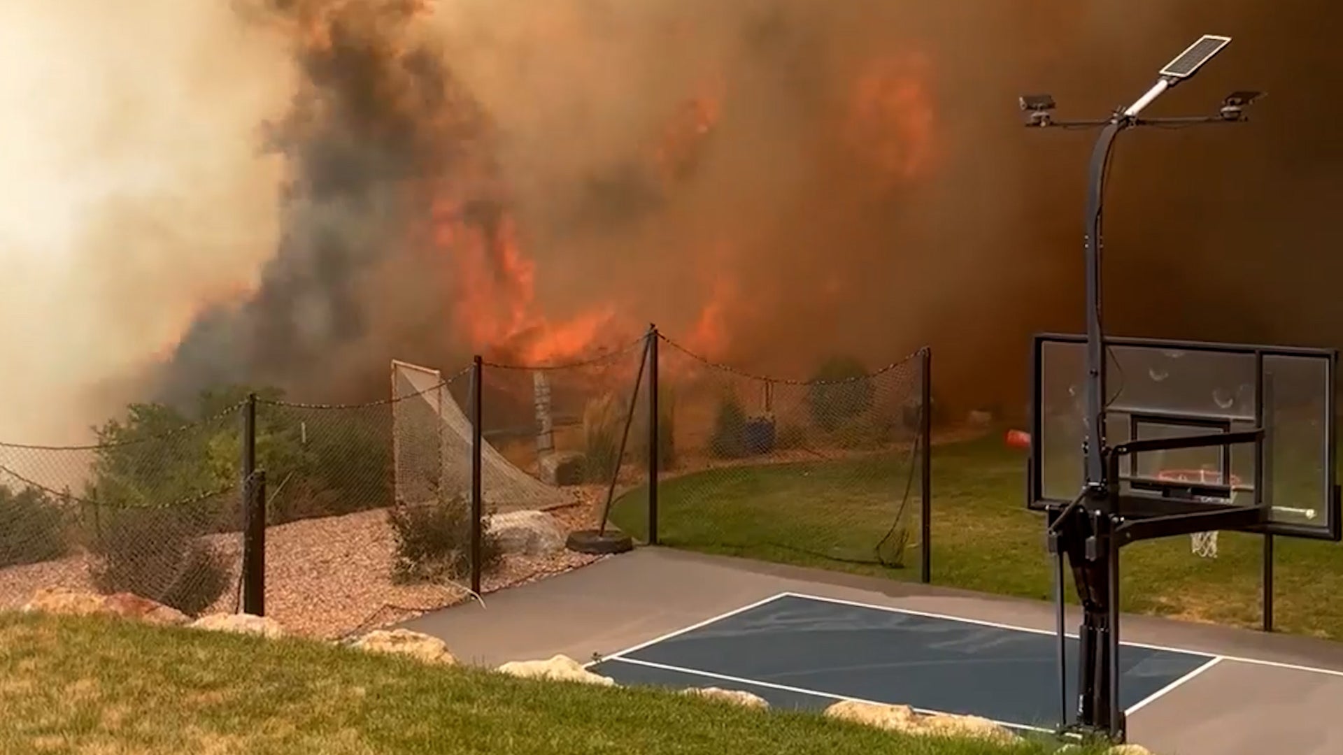 Adams Fire endangers Utah&rsquo;s Washington Terrace neighborhood