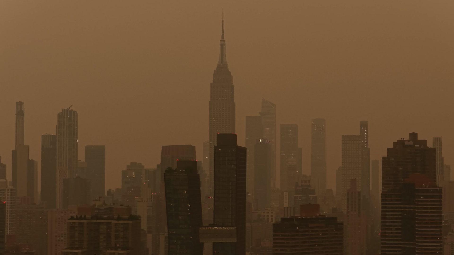 Canada wildfire smoke chokes skies from Midwest to New York