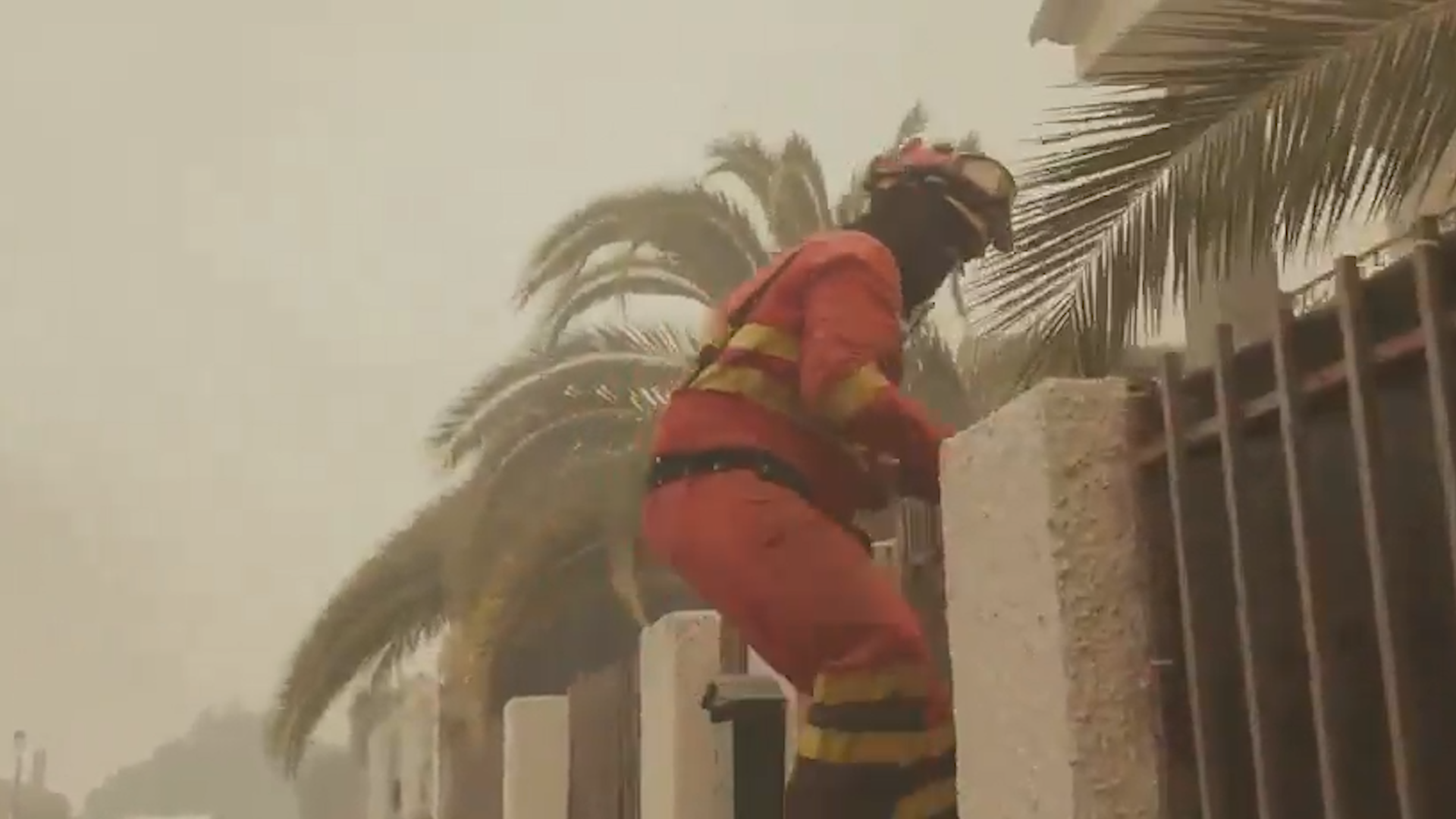 Heat wave threatens to feed massive Spain, France fires