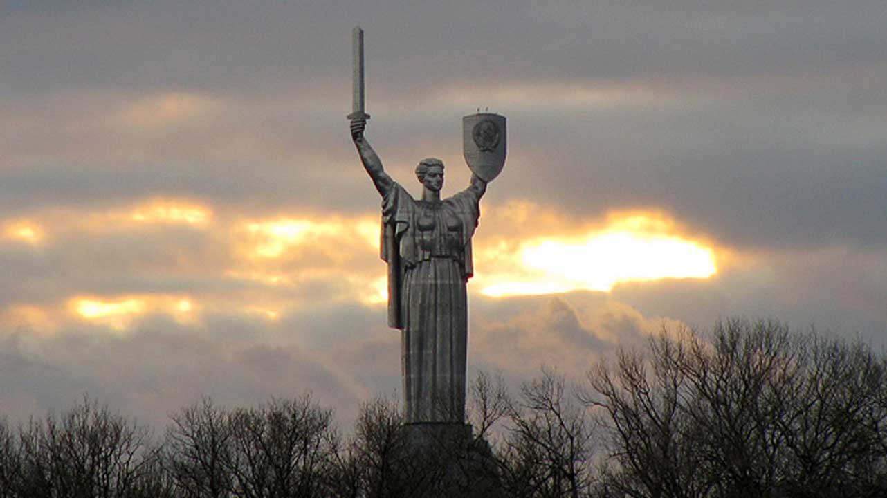 A Peek at the World’s Biggest Statues