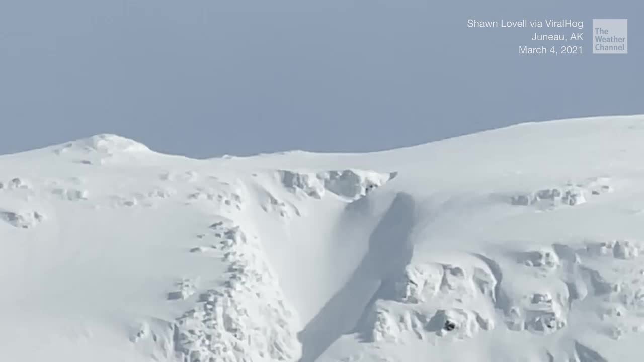 Alaska Avalanche Caught on Camera