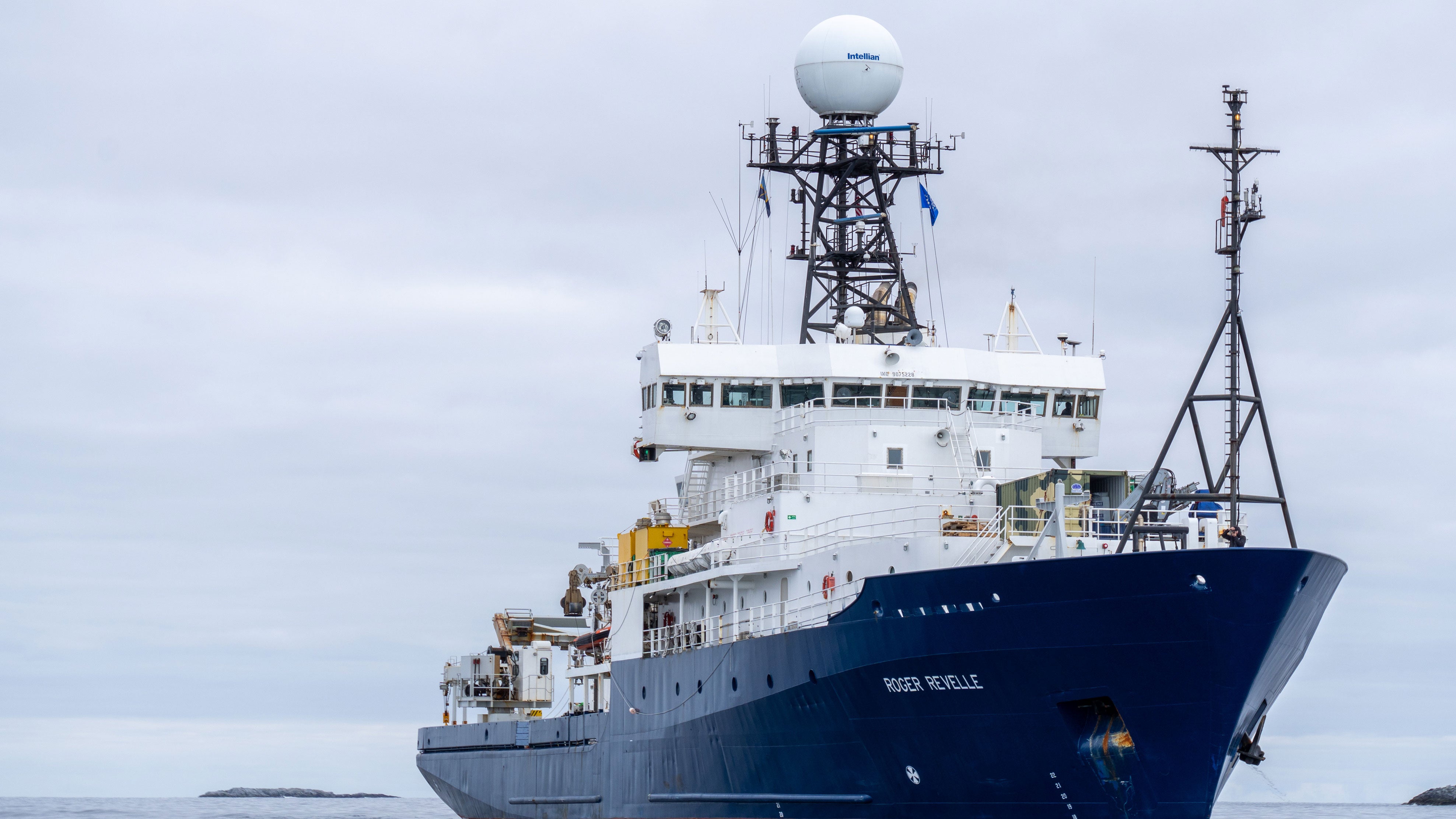 The research vessel Roger Revelle (AGOR 24).