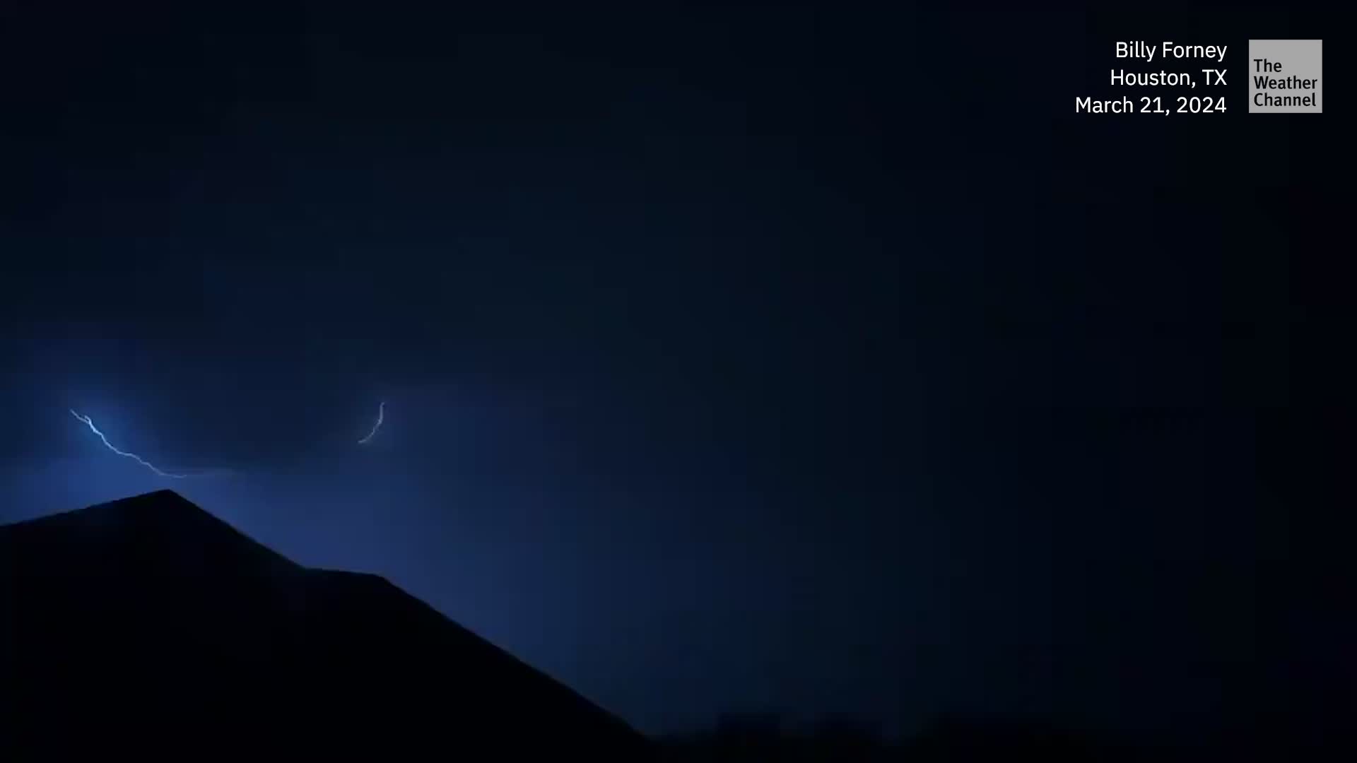 'Anvil Crawlers' Put On Spectacular Lightning Show