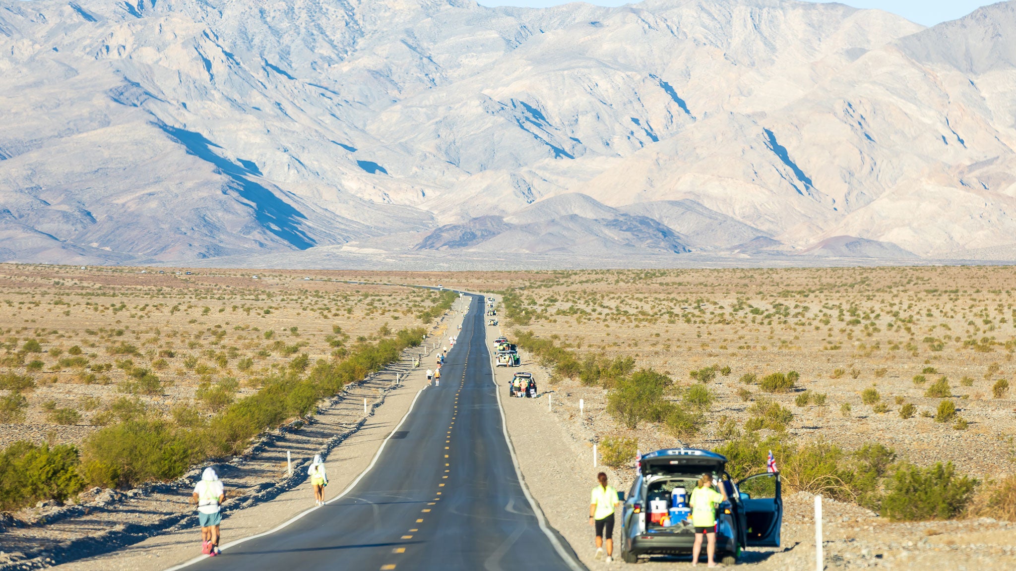 The 2025 Badwater 135 Ultramarathon on the path from Stovepipe Wells to the 2000 foot elevation point.