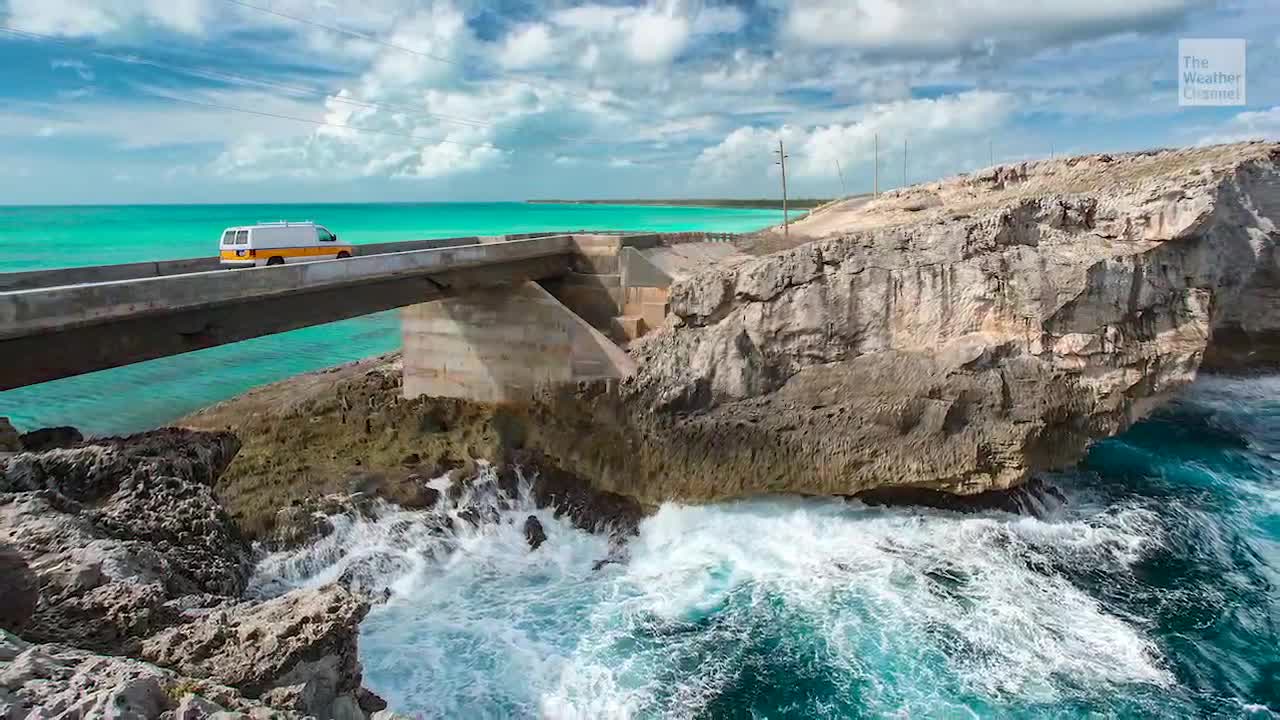 Bahamas Bridge the ‘Narrowest Place on Earth’