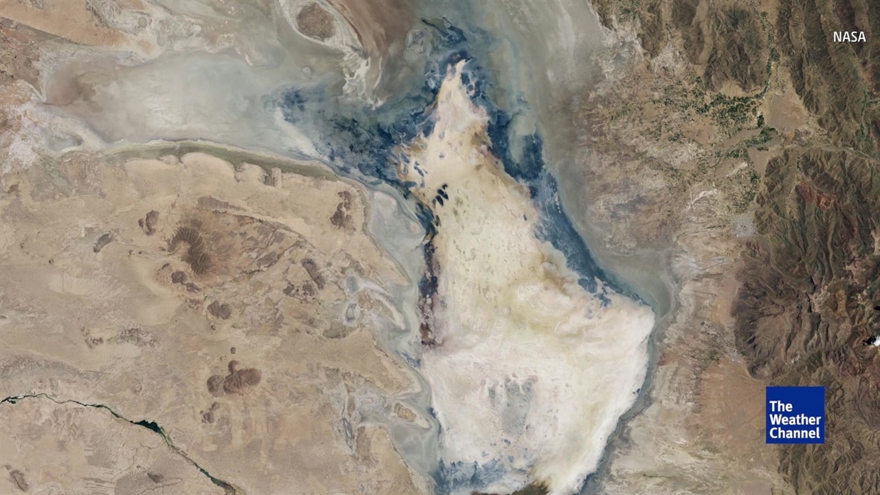 Bolivian Lake Vanishes