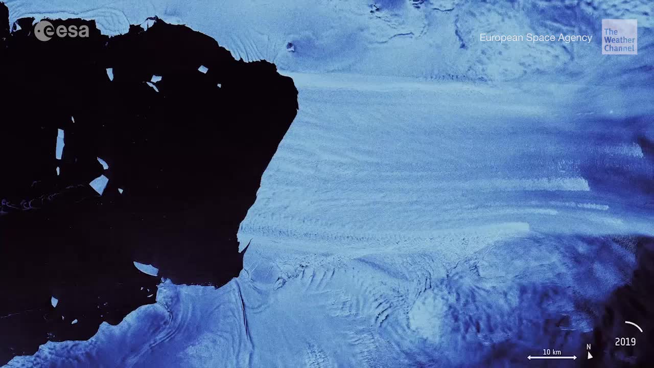 Chunk of Pine Island Glacier Breaks Away from Antarctica