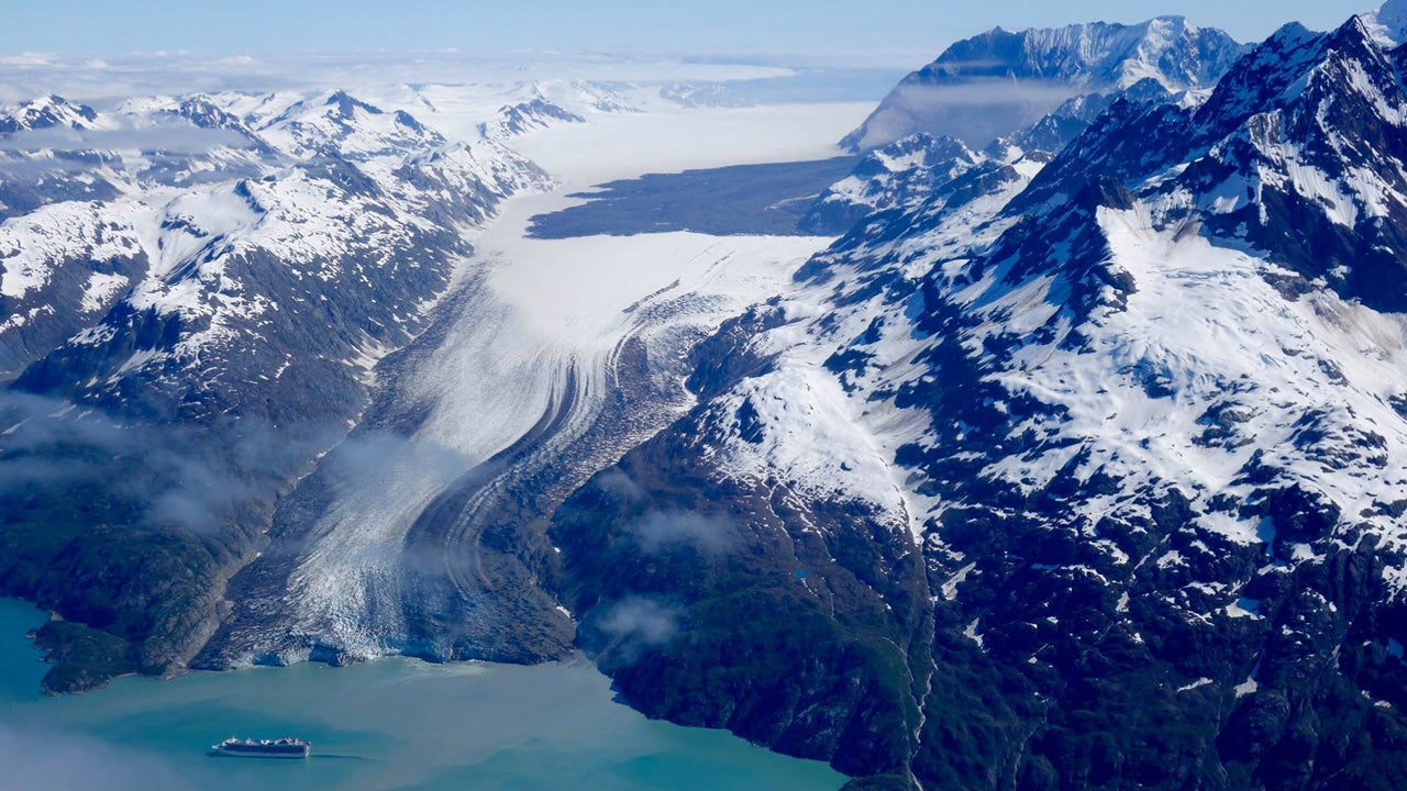 Collapse Caused 500-Foot Alaskan Wave