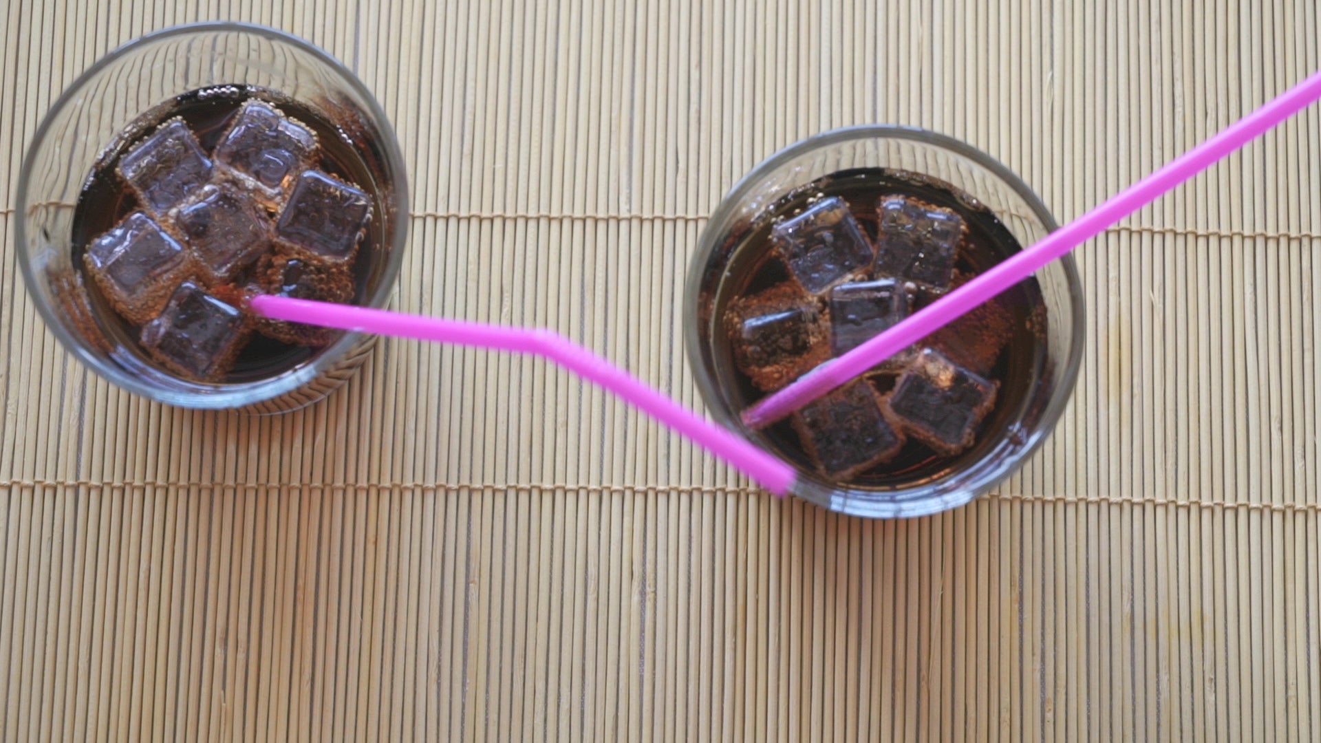 EU Proposes Ban on Plastic Straws, Utensils