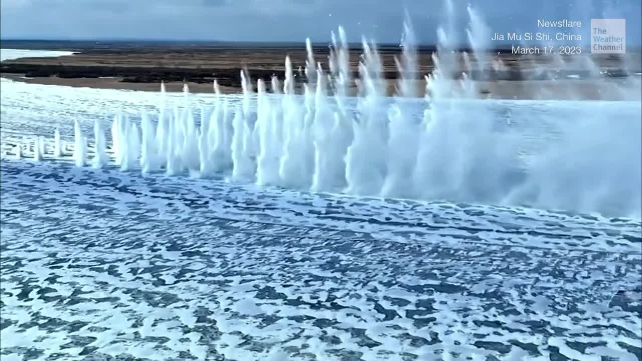 Explosions Create A Spectacle Of Sights And Sounds On China&rsquo;s Songhua River