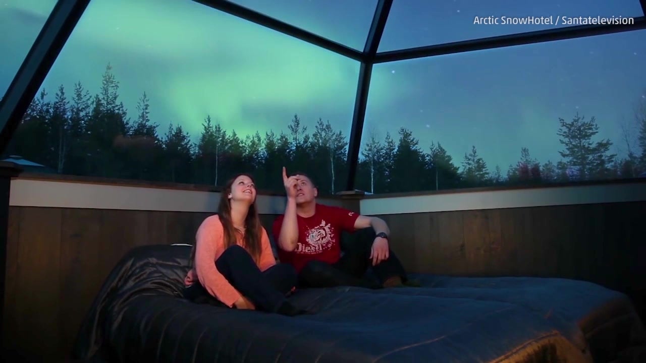 Finland Hotel Lets You Stay in Glass Igloos=